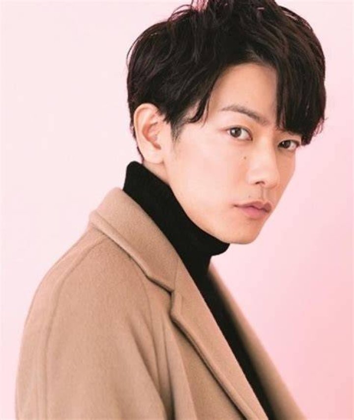 佐藤健「子供の頃の写真」—見えてくる“原点”と確認すべきポイント
